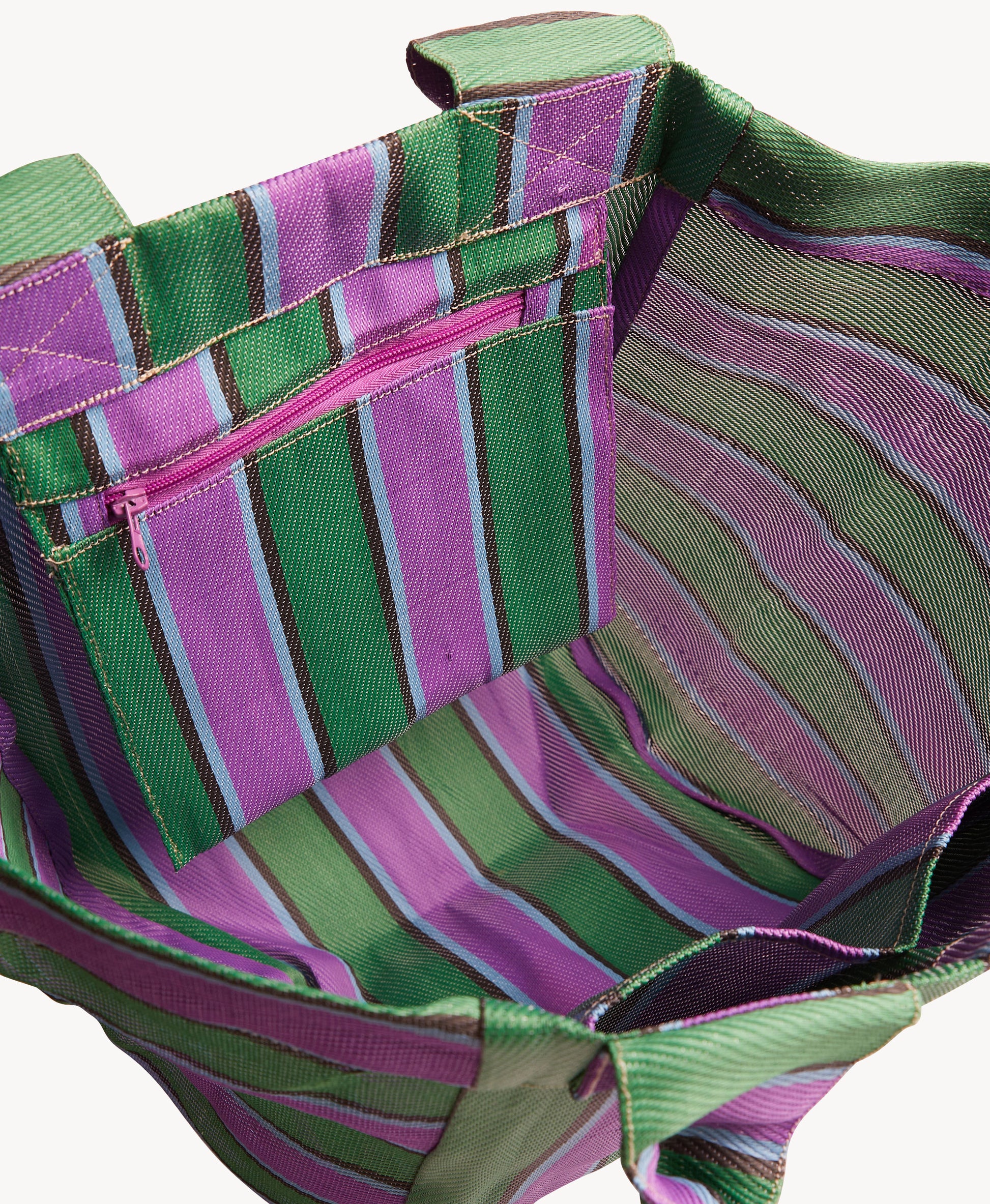 Beach Tote - - Merchant 1948