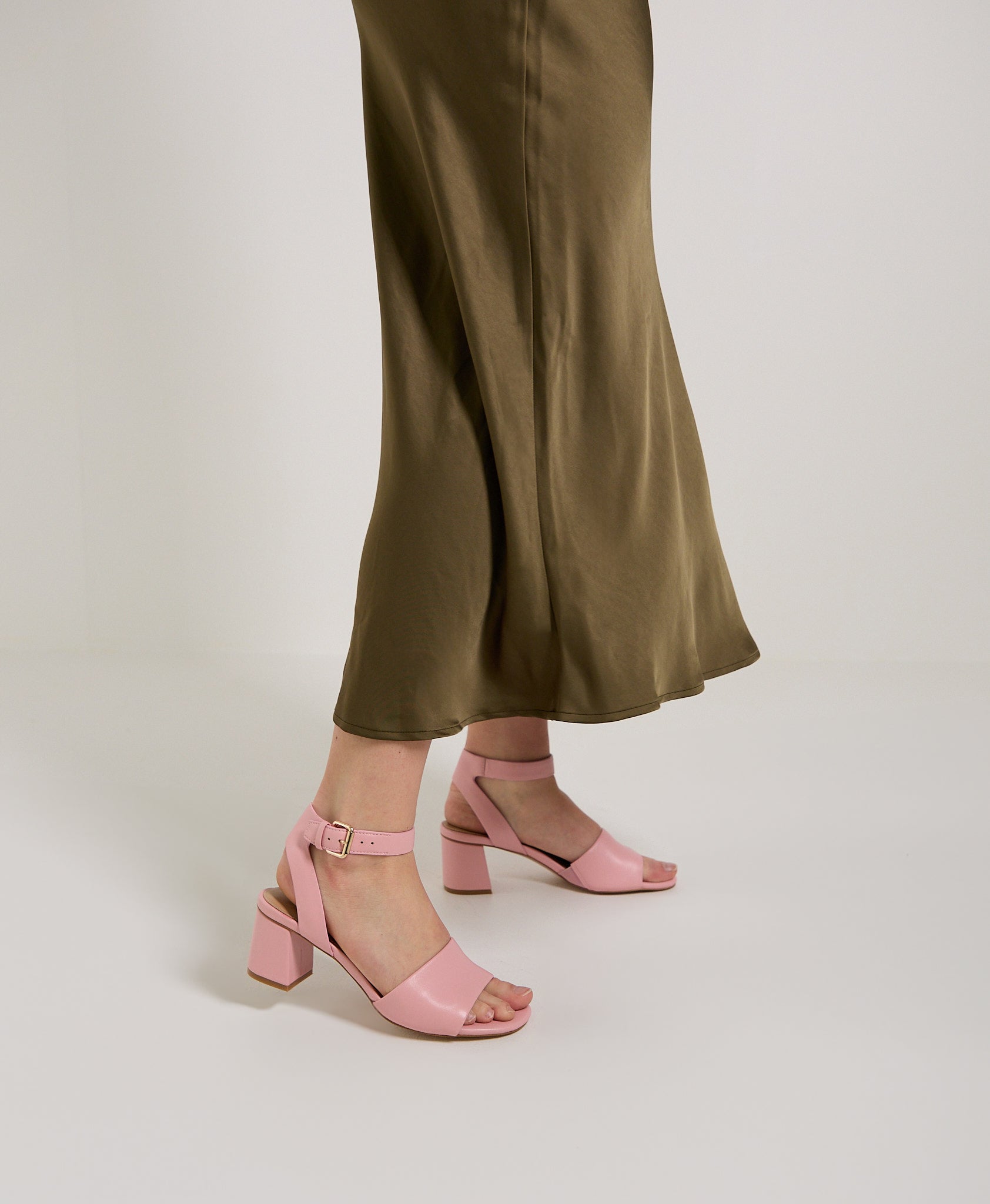 Selma Sandal - - Merchant 1948